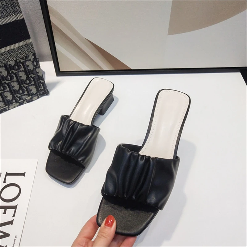 

Women's shoes and slippers 2021 summer new style thick heel and thin line-shaped outer wear sandals and slippers women's shoes
