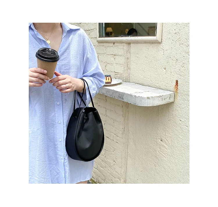 Сумка тоут на плечо женская из экокожи дизайнерский саквояж роскошный