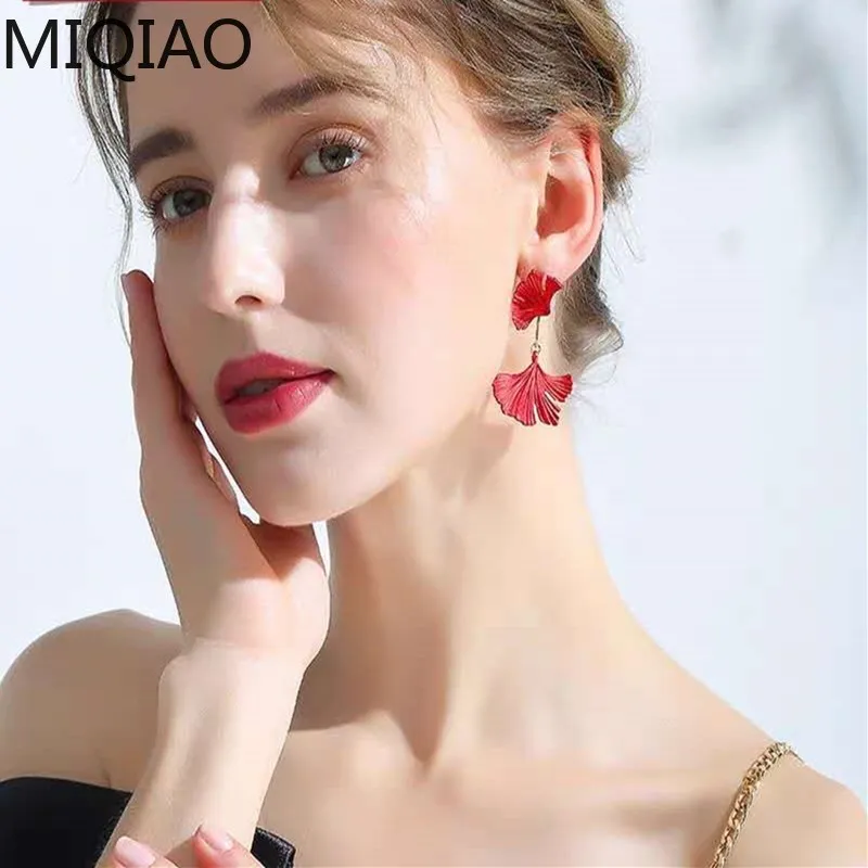 

Europe United States Foreign Trade Jewelry Retro Fashion Creative Large Metal Flowers Ginkgo Leaves Earrings Alloy Earrings