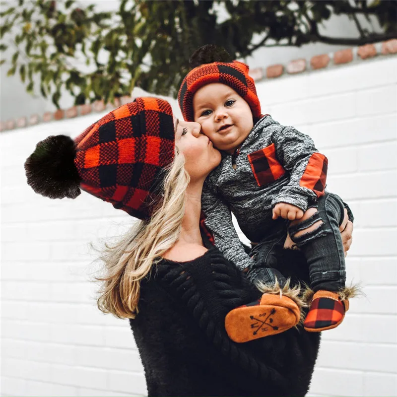 Christmas Warm Winter Cap for Adults Kids with Small Balls Mom Knitted Hats New Fashion Red Plaid Print Woolen Yarn Caps | Детская