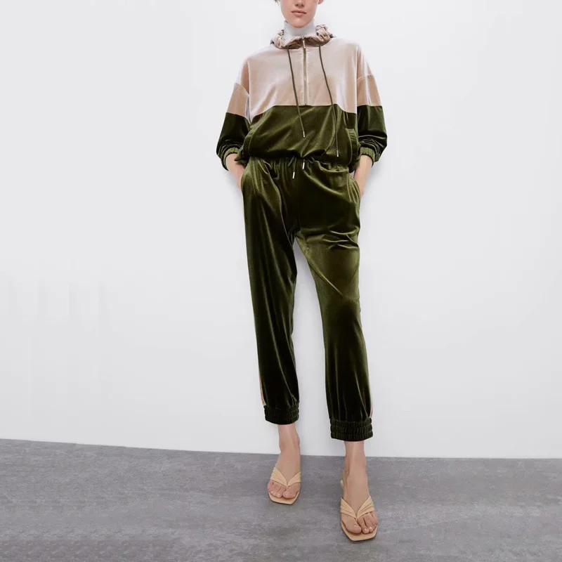 Осенний женский костюм повседневный однотонный бархатный с вышивкой свитшот