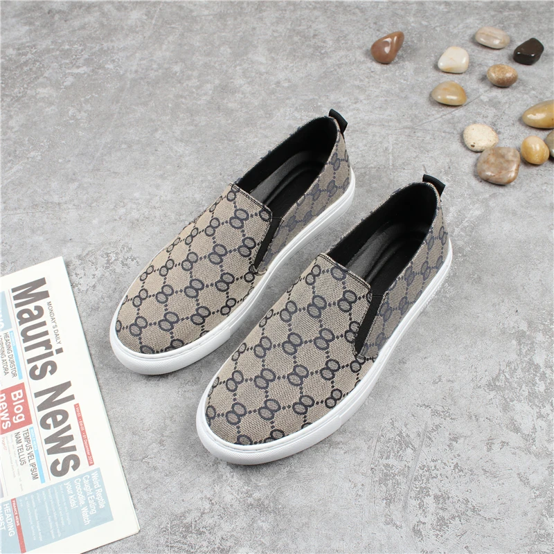 

Korean men's canvas shoes fashion casual vulcanized shoes new men's sneakers high-top men's shoes thick-soled and velvet shoes