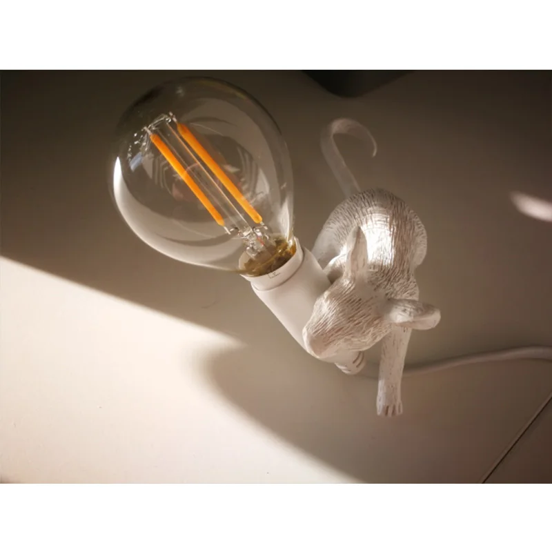 Лампа в скандинавском стиле с изображением животных и мыши настольный