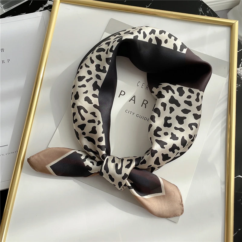 

2021 новый квадратный шелковый женский леопардовый ободок для волос, шарфы для шеи, Дамская шаль, модный платок из пашмины, бандана, шейный пла...