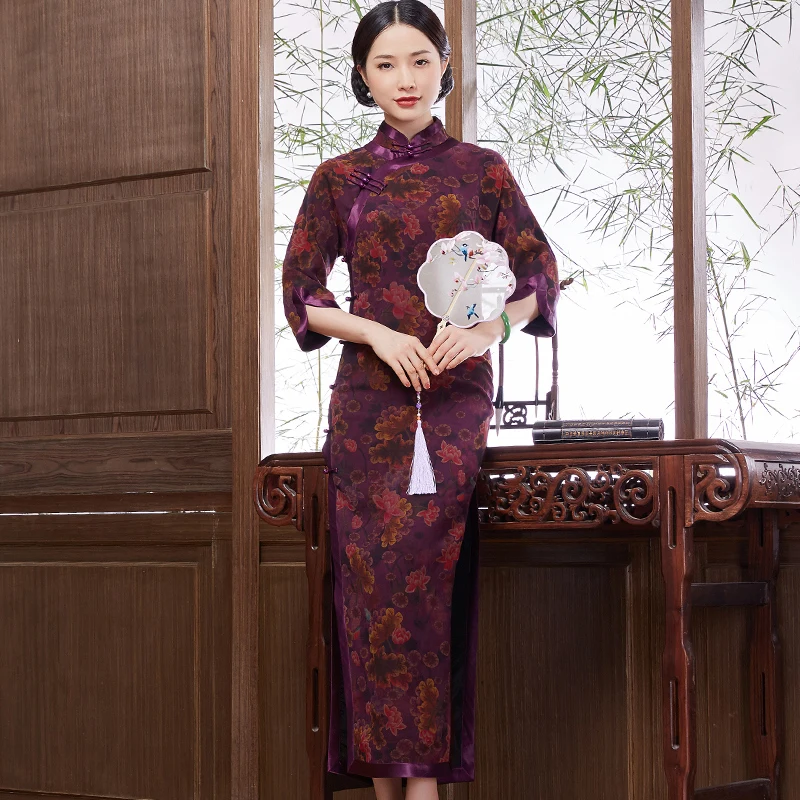 

ancient ways of new fund of 2020 autumn winters is spinning watered gauze silk in the elegant long qipao dress