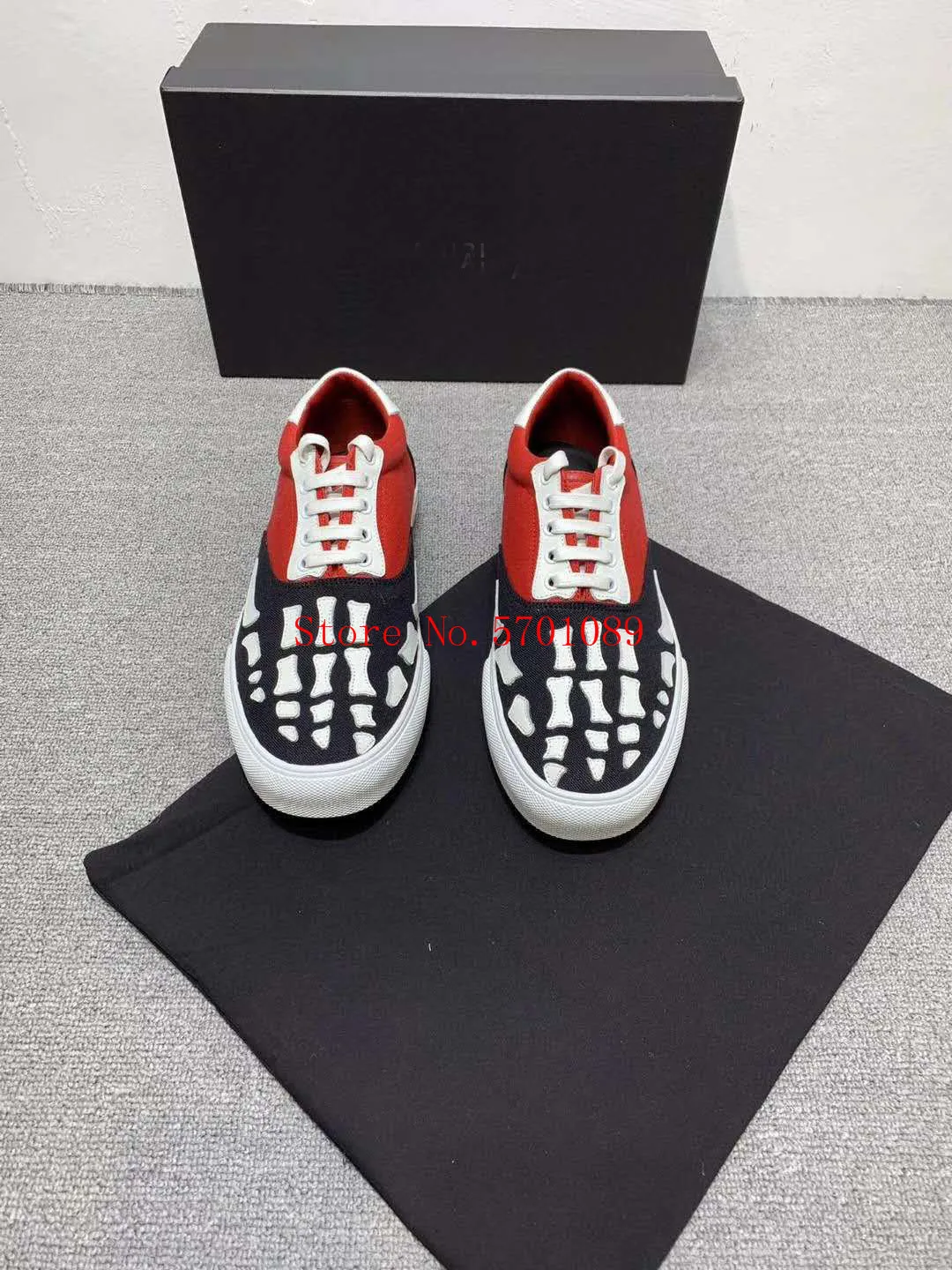 

Man Fashion Black Red Skeleton Toe Sneakers Classic Low Top Lace Up Silhouette Leather Skeleton Applique Hand-cut Shoes