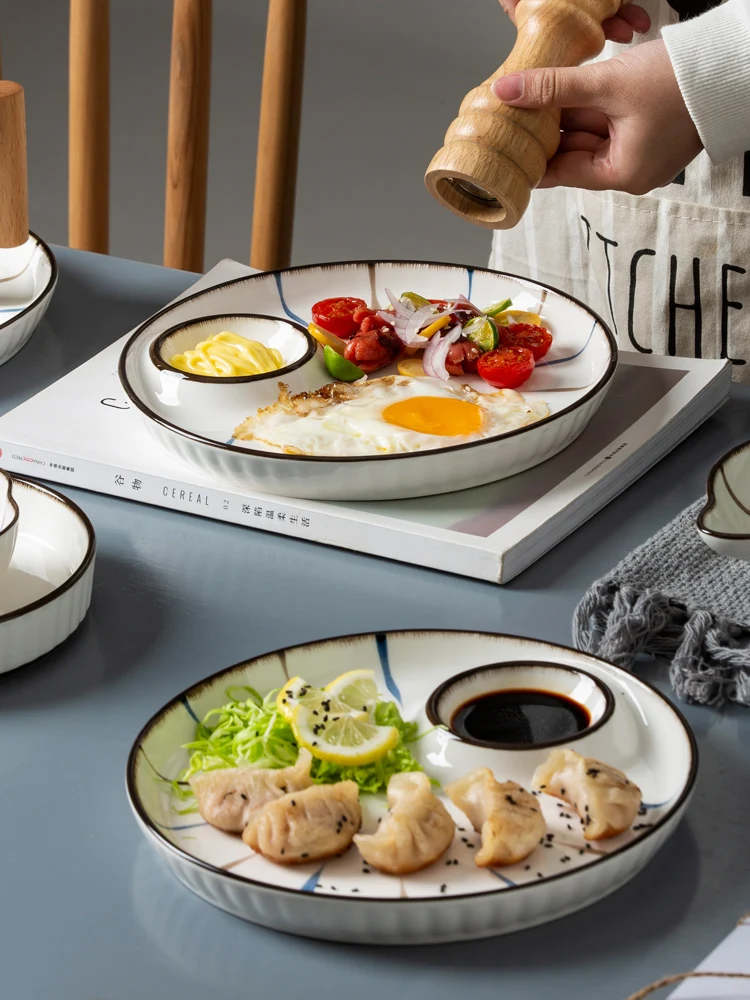 

Japanese Dumpling Plate With Vinegar Plate Creative Breakfast Plate With Grid Plate Household Dumpling Net Red Plate