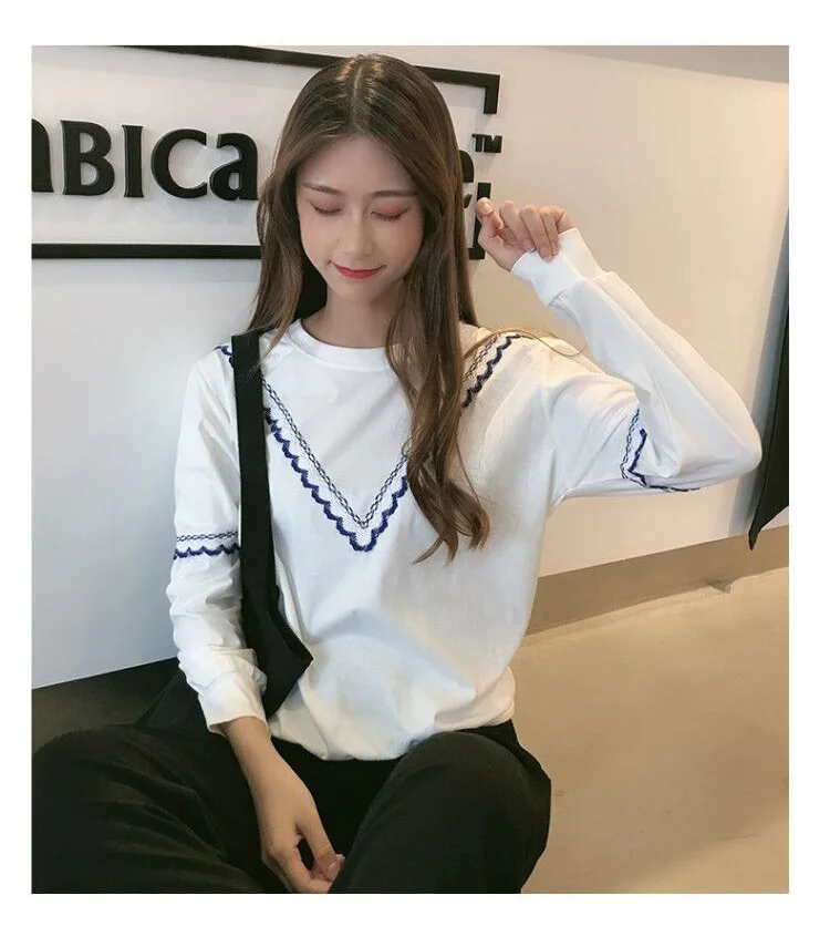 Early autumn 2019 new Korean version of the round neck Sweatshir wild Top women long-sleeved white fashion bottoming sweatshirts |