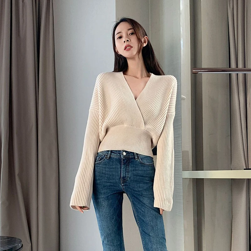 Женский вязаный свитер TWOTWINSTYLE осенний с длинным рукавом и v-образным вырезом