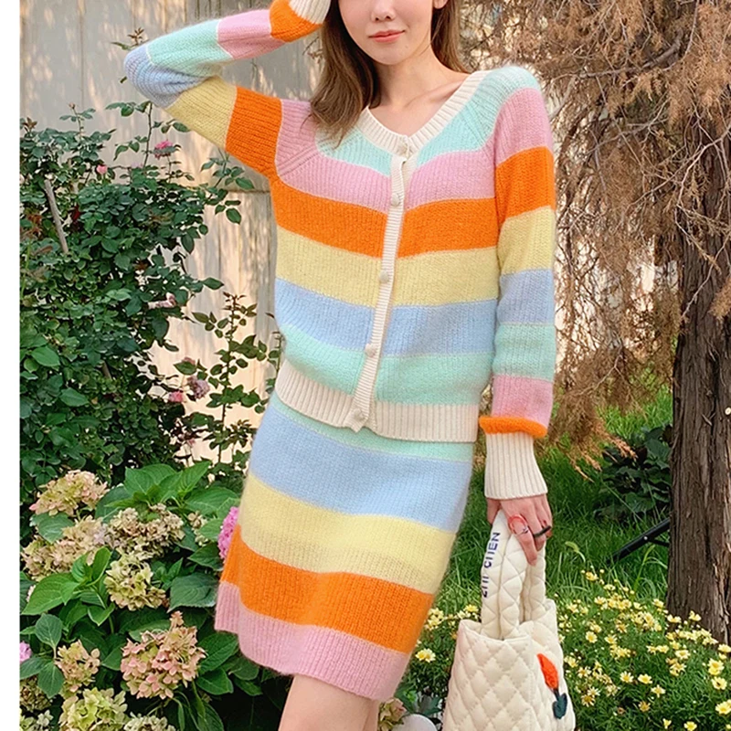 

Vintage Elegant Two Piece Sets Women 2021 Autumn Winter Knit Cardigan Mini Skirt Rainbow Striped Fashion Suit 3127