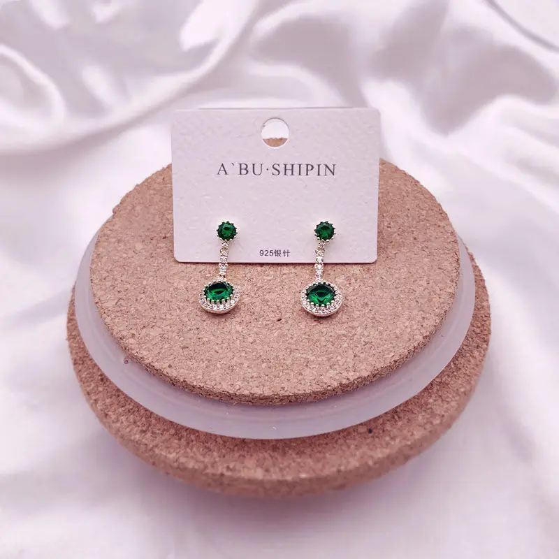 Дизайнерские оригинальные новые темпераментные серьги с изумрудно-зелеными