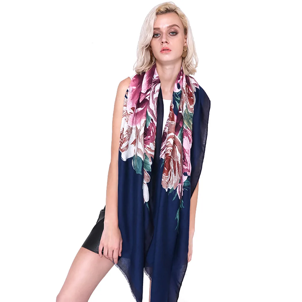 

Новый Атласный Женский шарф с большим цветком и серебром, изысканная атмосфера, осенне-зимний хлопковый и льняной шарф с принтом