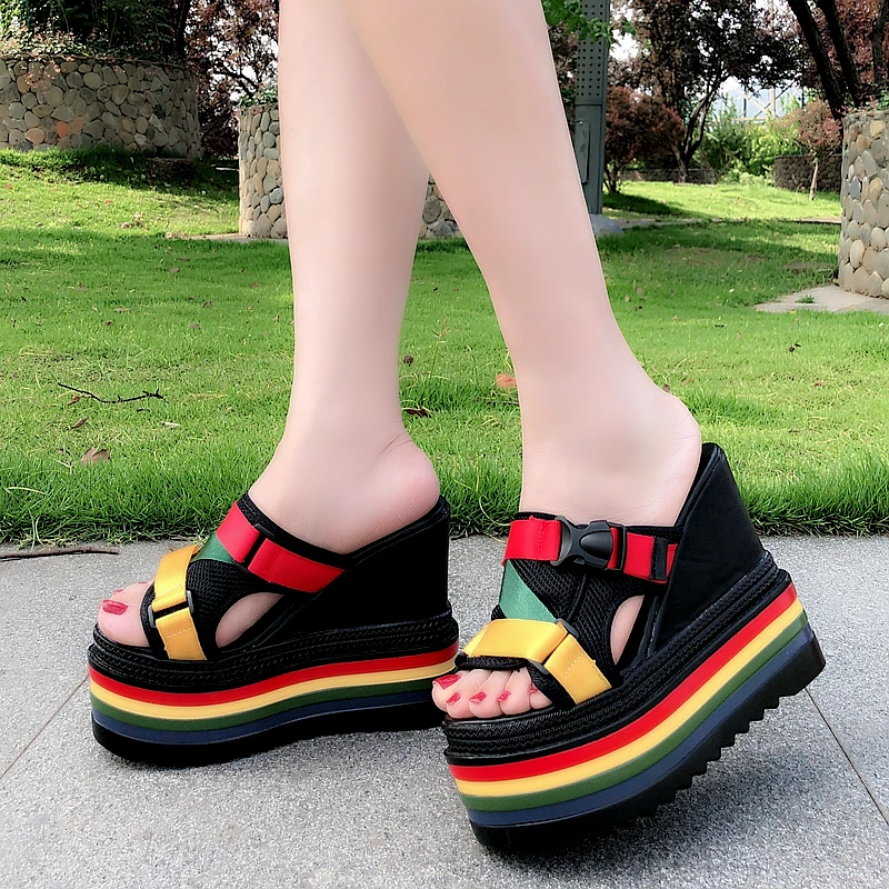 

Sponge cake platform wedge heel fishmouth sandal with hollow out bottom For ladies summer new 15cm super high heel shoes