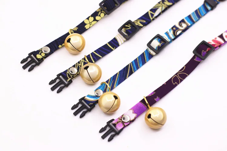 

Retro Pet Cat Dog Collar with Bell Pearlescent Cat's Eye Collar Cat Necklace Adjustable Collar for Small Dog Pet Cat Accessories
