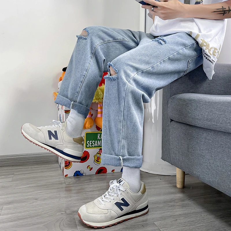 

Hzirip 2021 New Four Seasons Trousers For Men Baggy Jeans Style Ripped Nine-Point Pant Boys Jeans Korean Casual Denim Pants