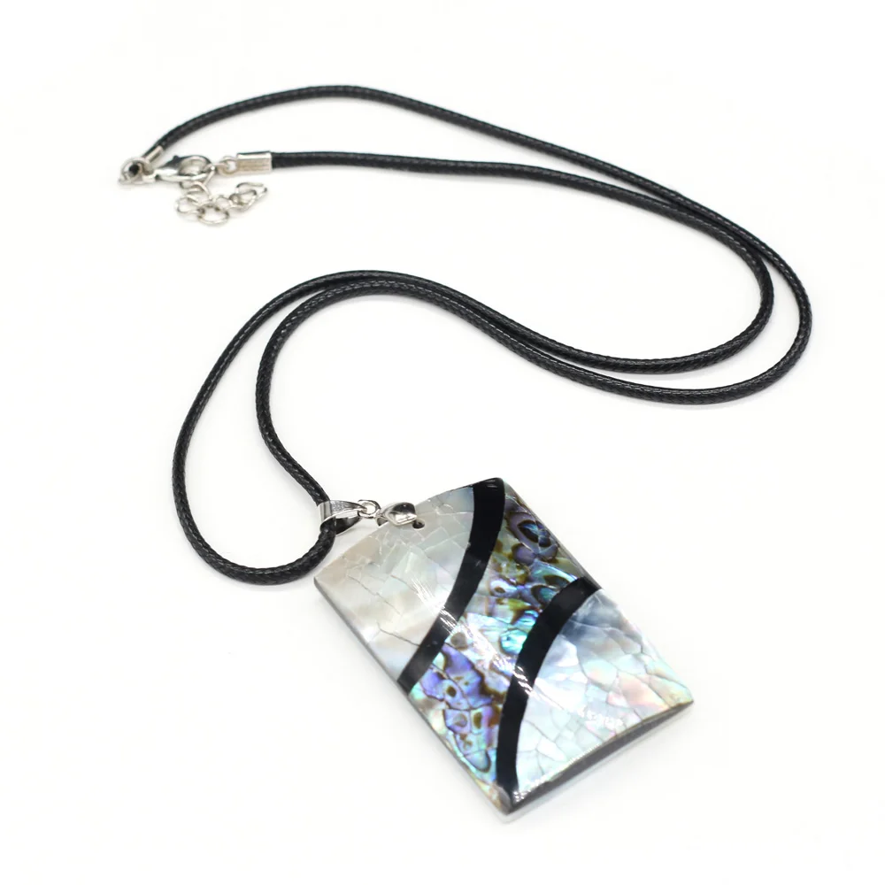 Натуральное колье с подвеской из раковины с полосами и прямоугольной формы шармы для женщин и мужчин. Трендовый подарок.