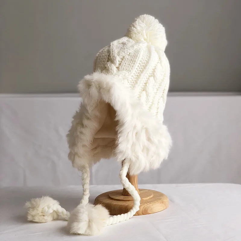 Меховая шапка для женщин зимняя из русского кроличьего меха женская с защитой