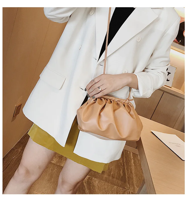 Women Simple Dumplings Messenger Bag Designer Retro New Fashion Cloud Female Crossbody Shoulder Bag Tide Handbag Clutch Bag