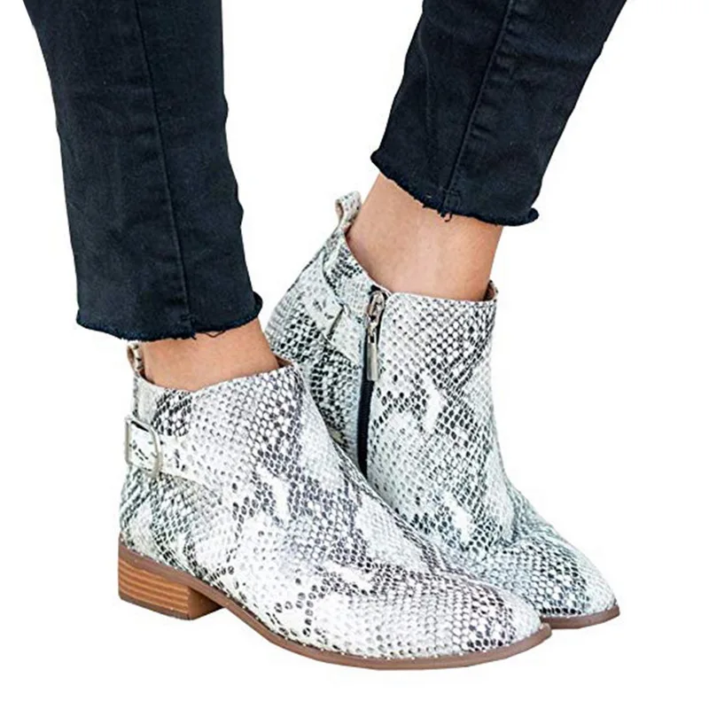 Женские ботинки с леопардовым принтом на молнии острым носком из змеиной кожи