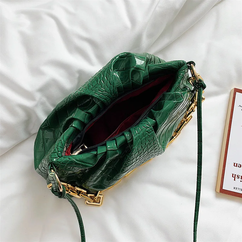 

Fashion Crocodile Pattern Cloud Bag Women Shoulder Bags for Women 2020 Alligator Women's Handbags Luxury Dumpling Cross Body Bag