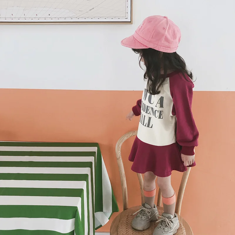 Милые платья с рукавами реглан и рюшами в консервативном стиле для девочек