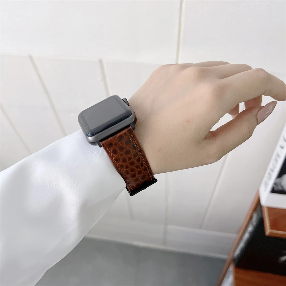 Ремешок из крокодиловой кожи для Apple Watch Series 7 6 5 4 SE роскошный браслет iWatch 38 40 42 44 41 45