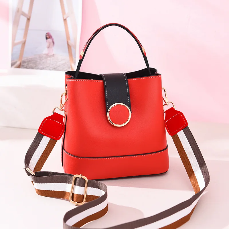 

High Quality Women Shoulder Bag Simple Crossbody Bag Tote Fashion PU Women Bucket Bag Vintage Messenger Bag with Striped Strap
