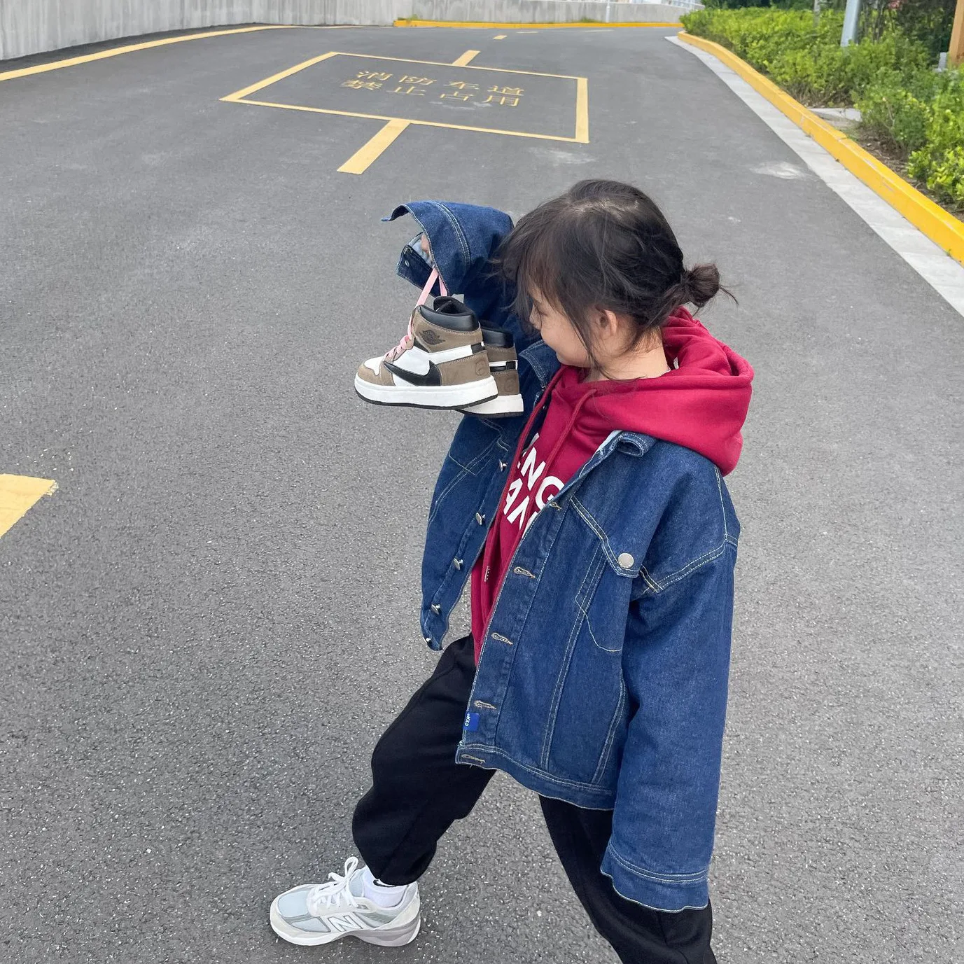 

2021 Winter Children's Retro Loose Denim With Cotton Thickened Jacket Middle And Big Children's Jacket