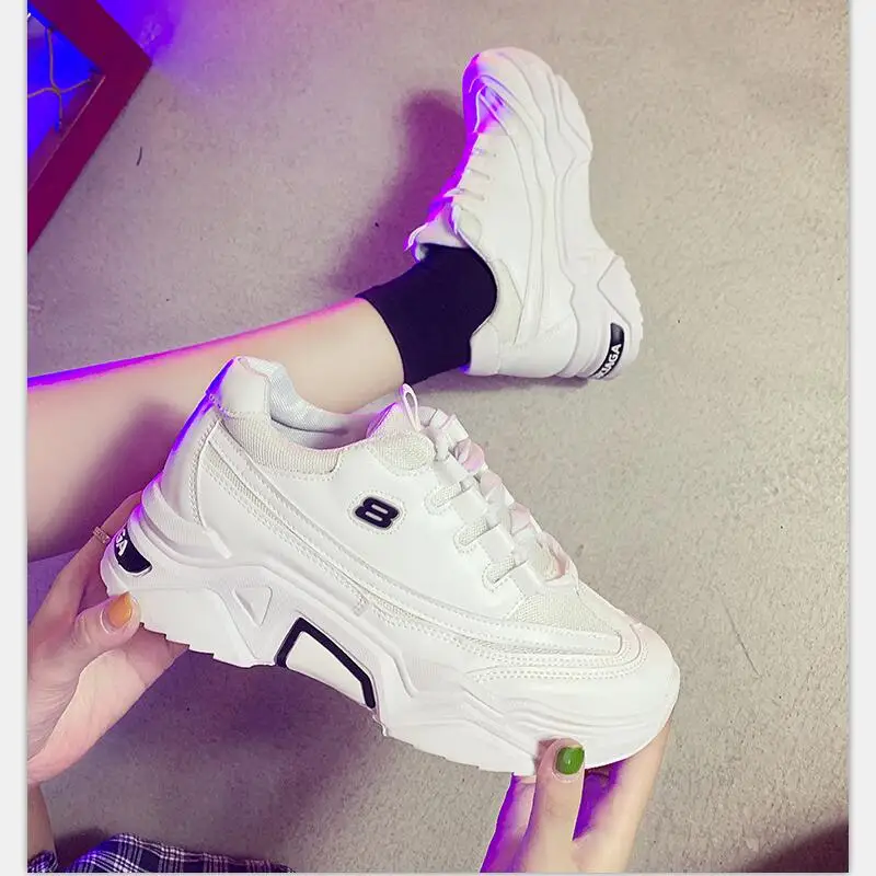 Женские кроссовки на толстой подошве яркие цвета спортивные массивной