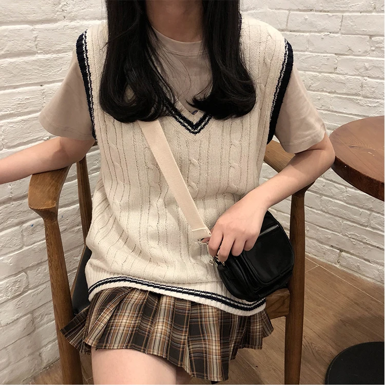 

3 Colors 2021 Autumn and Winter Preppy Style V Neck Knitted Sleeveless Vest Sweaters Womens Pullovers Womens (X973)