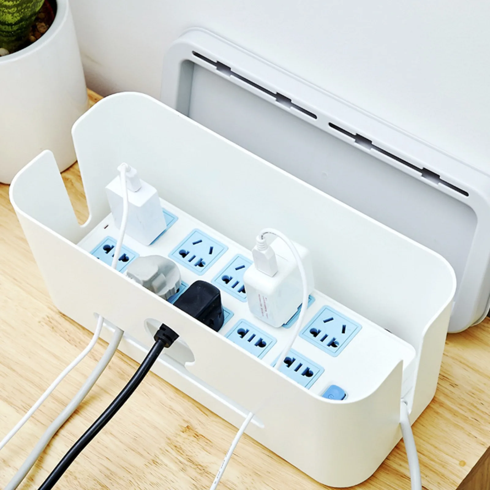 

Кабельный ящик для хранения Мощность прокладки провода чехол против пыли Зарядное устройство гнездо Органайзер сетевая линия хранения Чех...