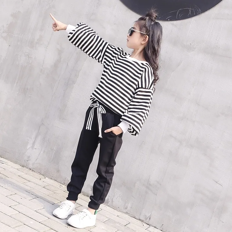 

Stripe T-shirts + pants Girls tracksuit Sets Children Clothing For Girls Clothes Children Outdoor Leisure Suit For Autumn Season