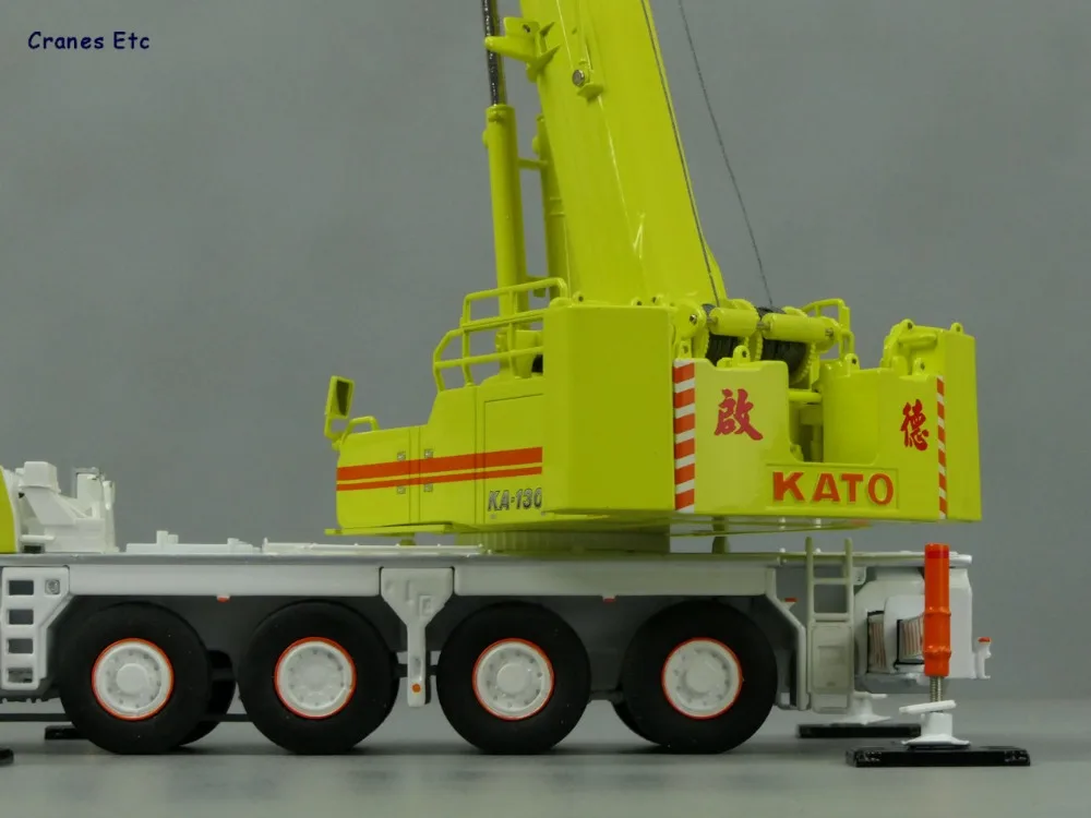 Цвет 1:50 KATO KA-1300R цвета тайваньской модели крана, литая модель, ограниченная серия модель
