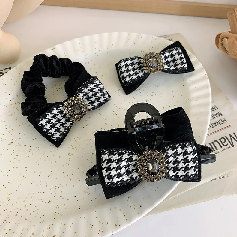 

Заколка для волос в стиле барокко из ткани с бантом