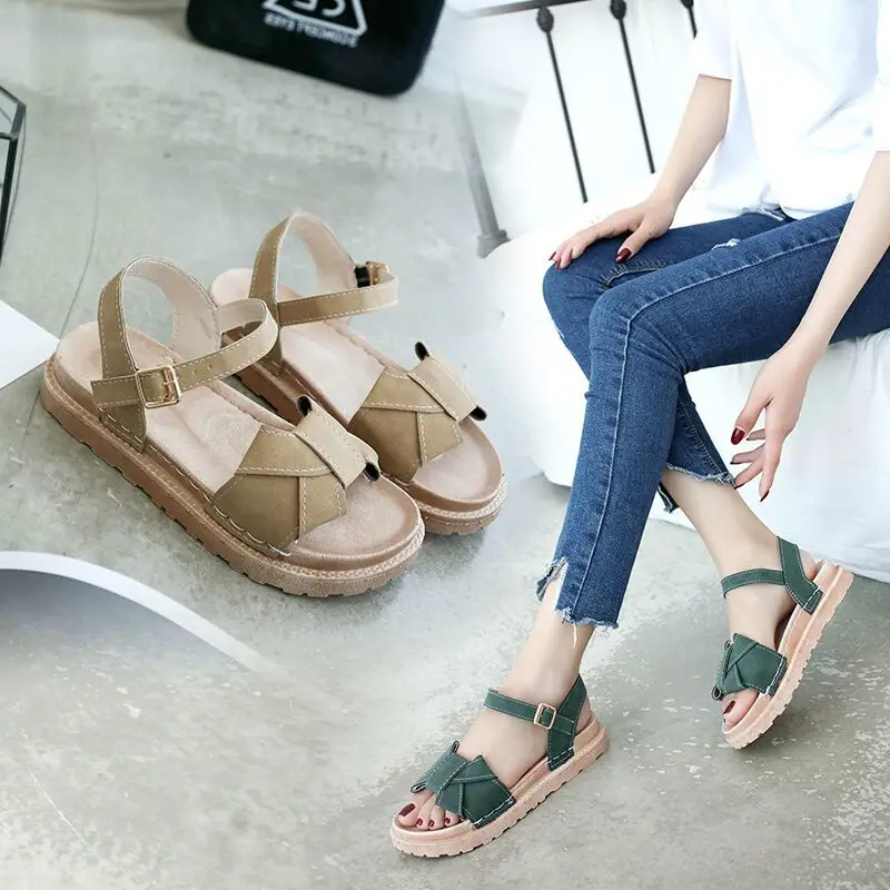 Сандалии в римском стиле женские пляжная обувь на плоской подошве с пуговицами