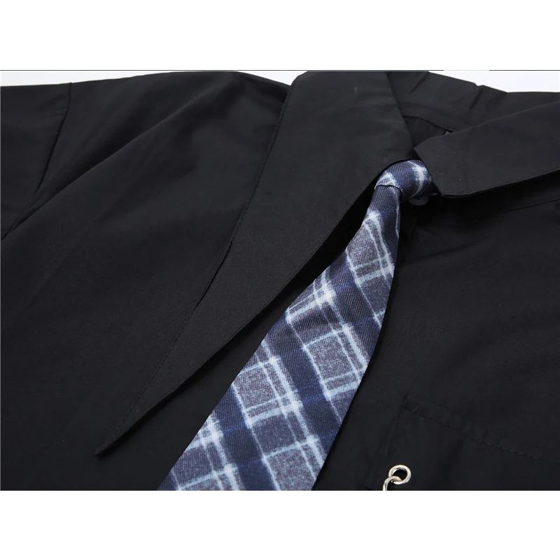 Женская блузка с коротким рукавом черная в клетку принтом цепей и галстуком