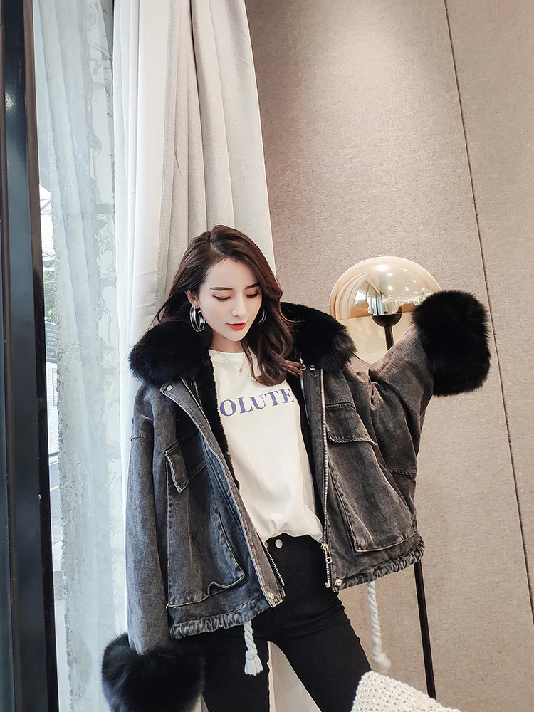 Женская джинсовая куртка с меховой подкладкой теплая зимняя воротником из 2020