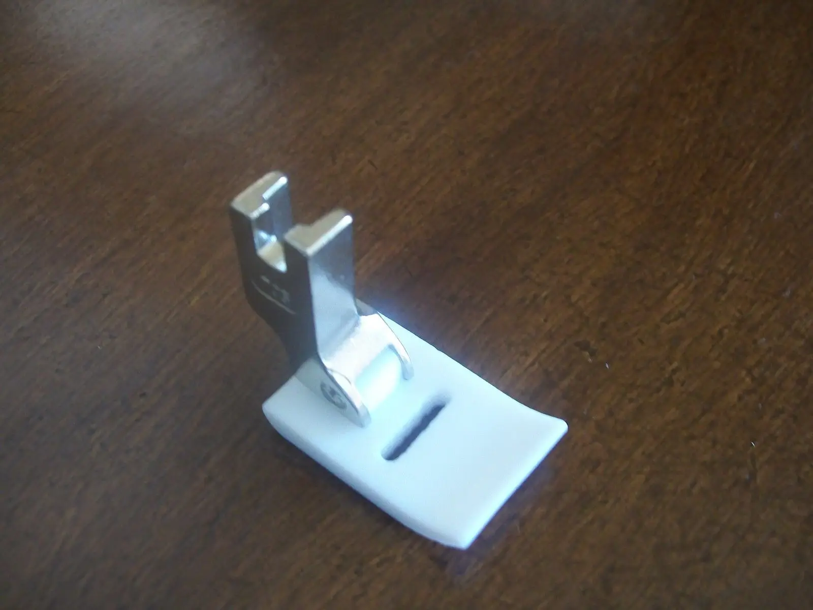 

NEW Non slip FOOT TO SUIT BROTHER TZ1/B652 (12MM) #T652