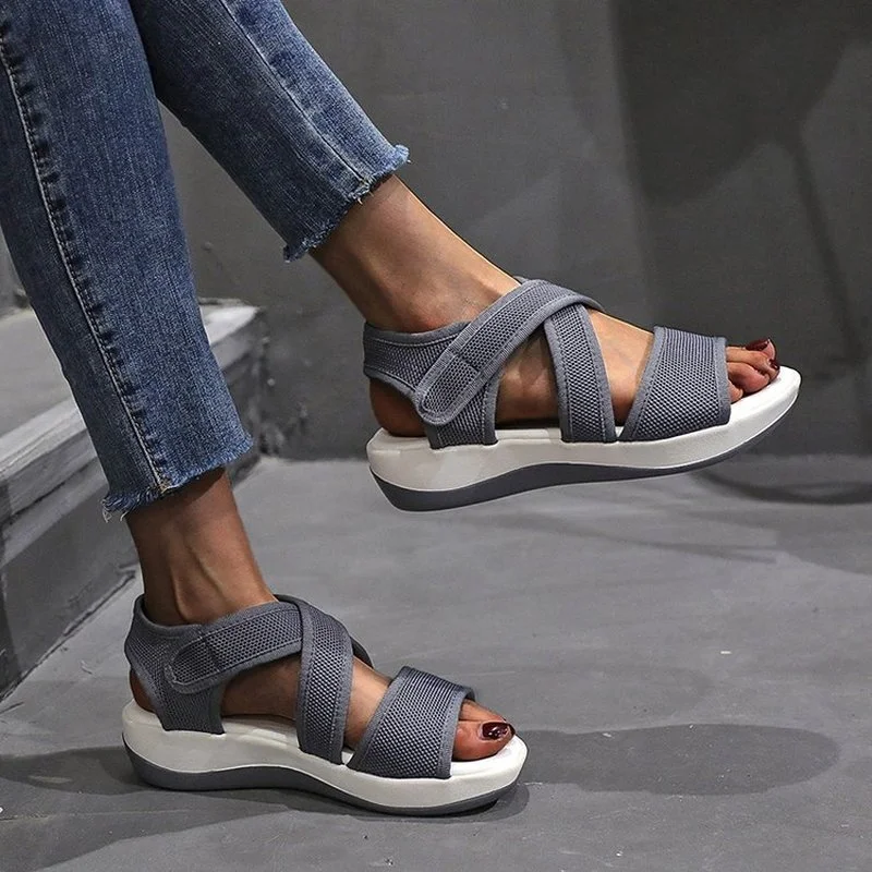 

Light luxury 2021 new thick-soled sandals women's large size flat-soled lightweight summer beach fashion sports women's shoes