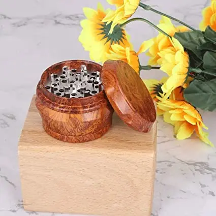 

Red Wooden Grain Resin Weed Grinder 4 Layers Machine Herb Grinder 2.5 Inch Tobacco Smoke Crusher Hand Smoking Tools