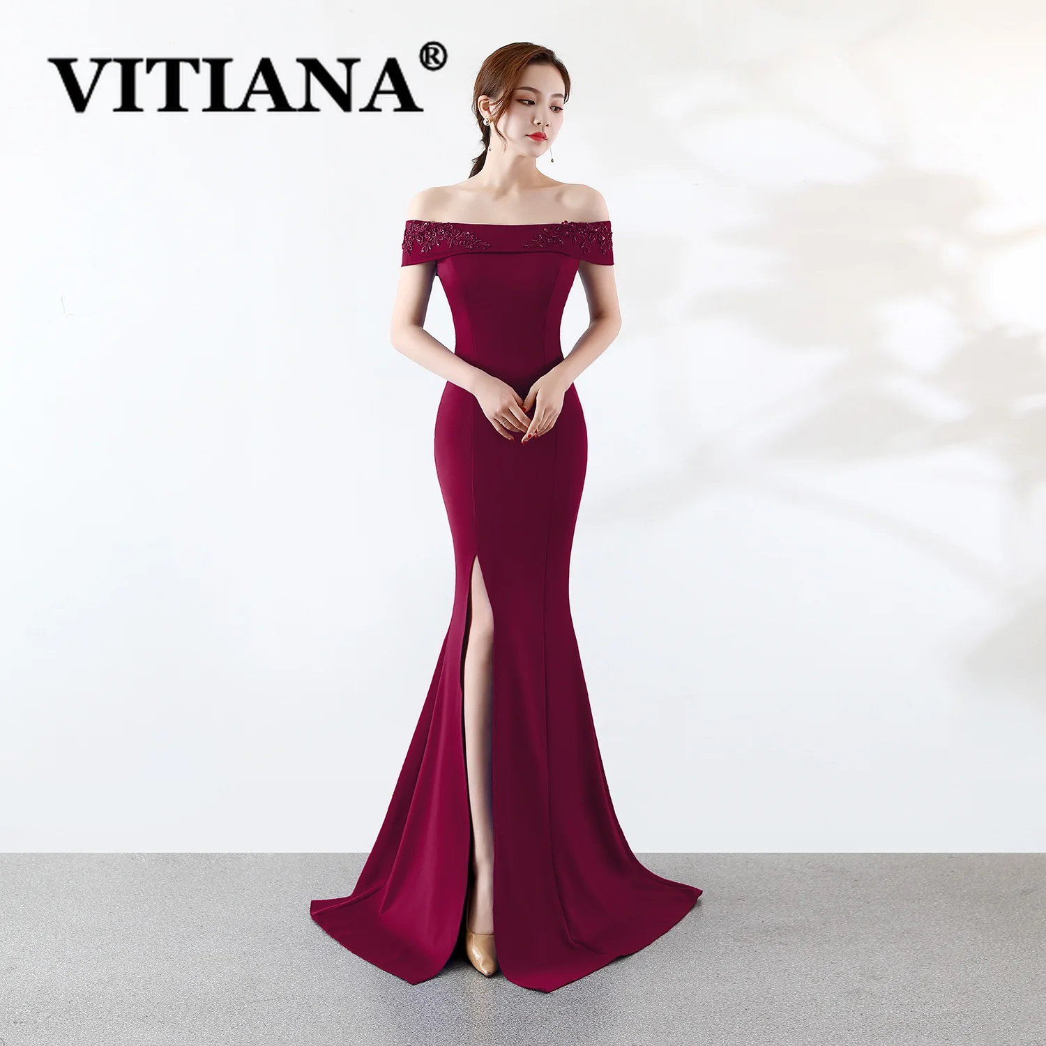 VITIANA элегантное женское блестящее платье с открытыми плечами черное