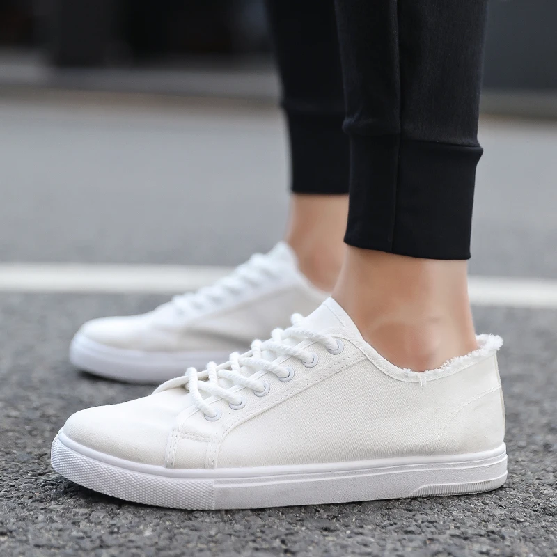 

Men Skateboarding Shoes Canvas Sport 2020 Cool Light Wight Sneakers Outdoor Athletic sport Shoes Man Breathable Shoes Cheap
