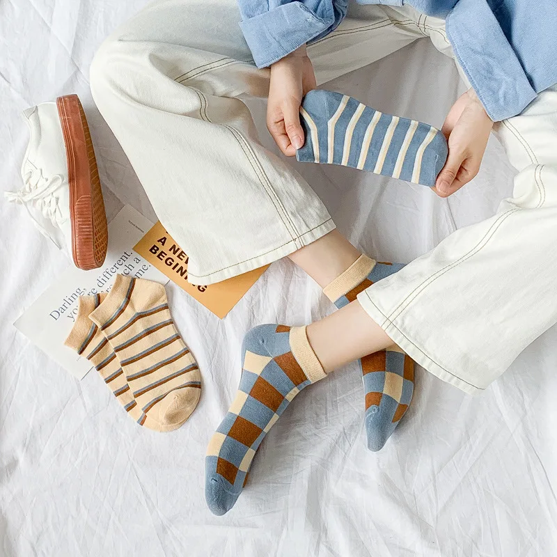 

6 pieces=3 pairs Brand Light Chocolate Lattice Vintage Women Happy Socks Fashion Blue Girls Elegant Casual Cotton Sox Summer