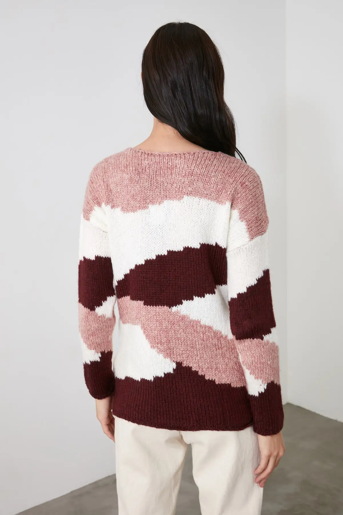 

Trendyol With Color Block Knitwear Sweater TWOAW21KZ2793