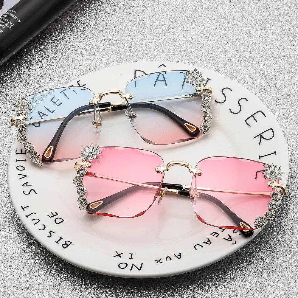 

2020 Vintage Oversized Rimless Diamond Sunglasses Women Luxury Designer Sun Glasses Square Gradient Rhinestone Eyewear UV400