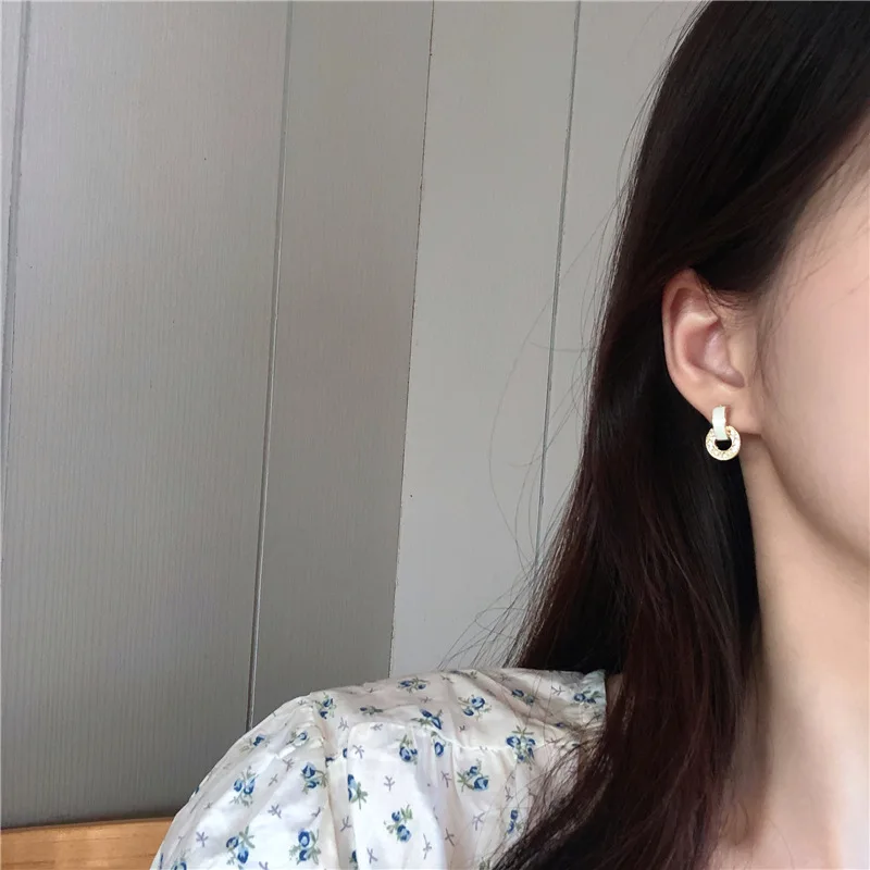 

Shamir Korea Temperament Contracted Geometric Circular Microscope Small Stud Earrings Personality Sweet Girl Earrings