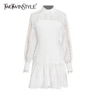 TWOTWINSTYLEоднотонное платье с кружевной отделкой, с отворотом, фонариком, с длинными рукавами, с вырезами, мини-платье трапециевидной формы, в стиле пэчворк, из сетчатой ткани, новинка 2021 года, летняя одежда