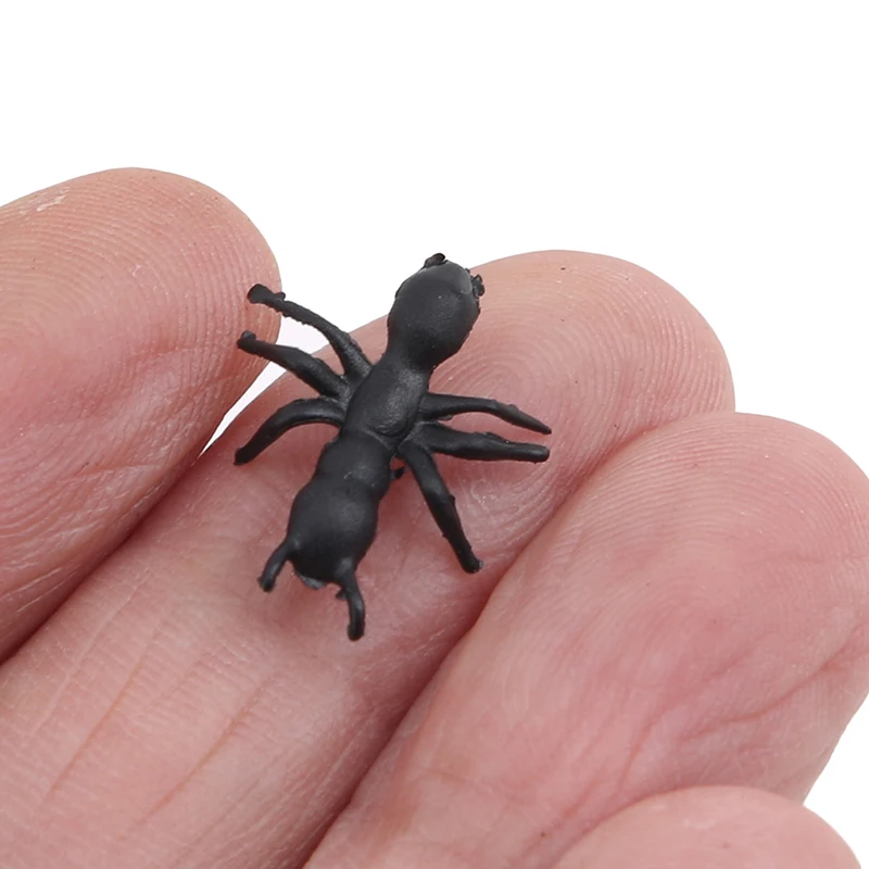 

100/150Pcs Novelty Simulation Ants Halloween Stimulating Plastic Realistic Ants High Quality Solid Color Ant Pranks Joking Toys