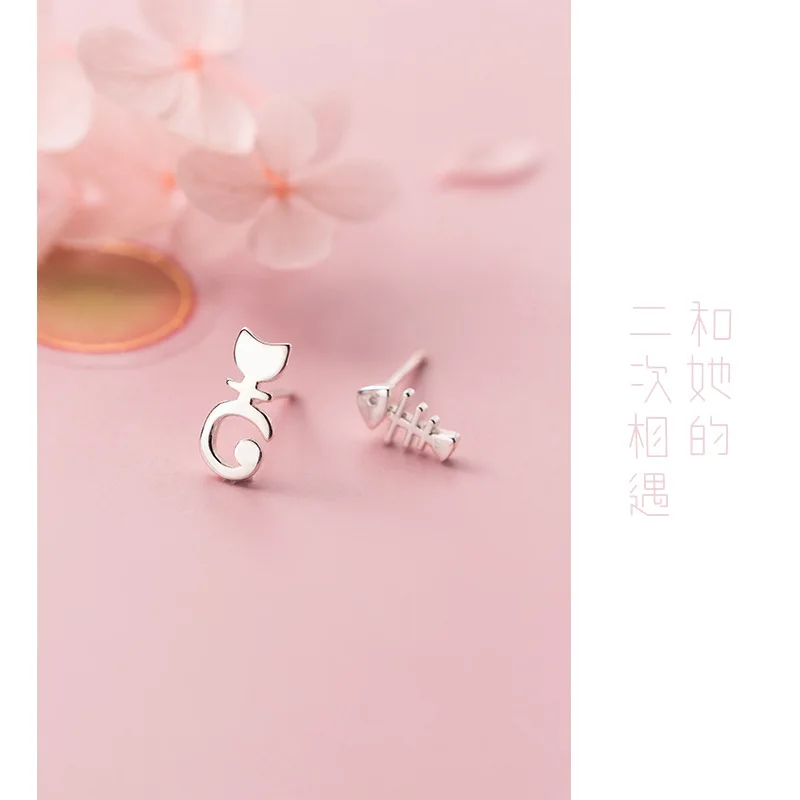 Серьги гвоздики из серебра 2018 пробы с фианитом|Серьги-гвоздики| |