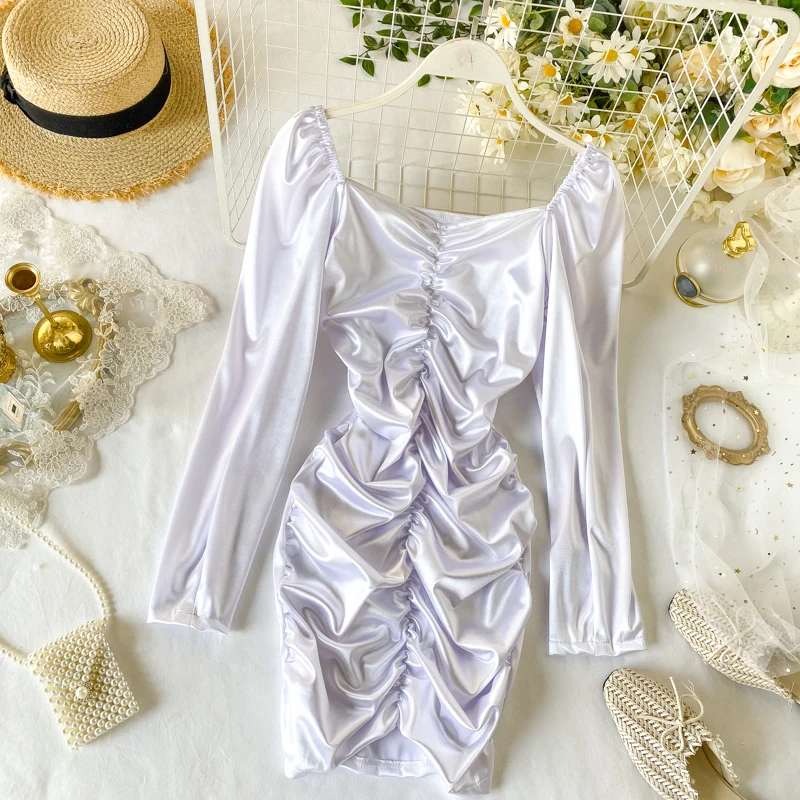 Женское атласное платье с квадратным вырезом длинным рукавом и
